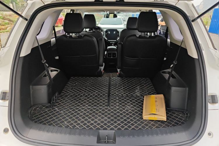 Used Baojun 530 2021 Global Car Anniversary Edition 1.5T CVT Prestige Connected Model 6 Seats Trunk