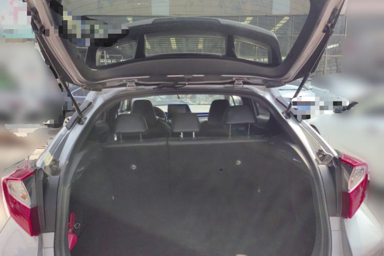 Used Toyota IZOA 2018 2.0L Yichi Version China VI Standard
