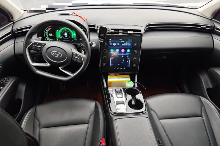 Used Hyundai Tucson 2021 Tucson L 1.5T DCT GLX Elite Edition Center Console