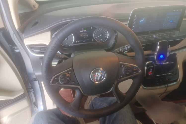 Used Buick GL8 2023 Facelifted Land Cruiser Executive Luxury Version