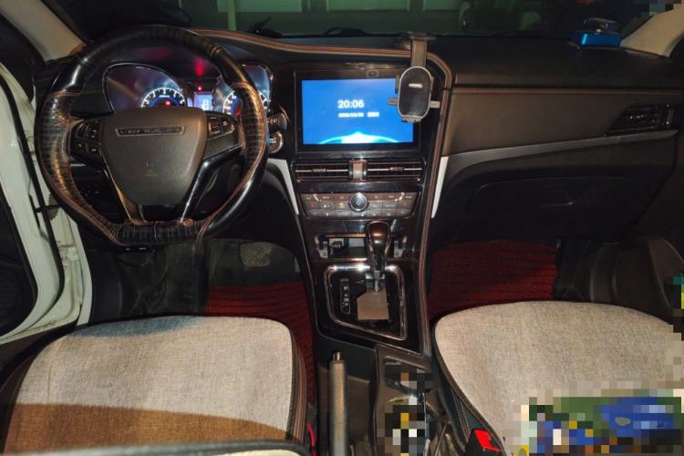 Used Venucia T70 2020 2.0L CVT Elite Edition China VI Standard