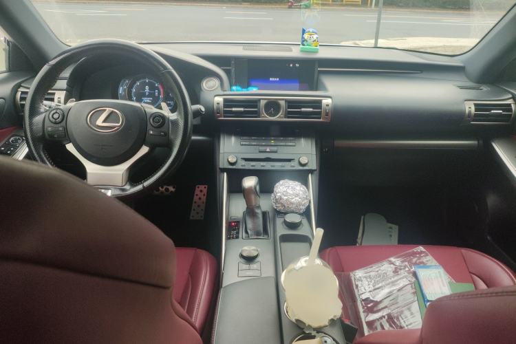 Used Lexus IS 2015 200t F SPORT Center Console