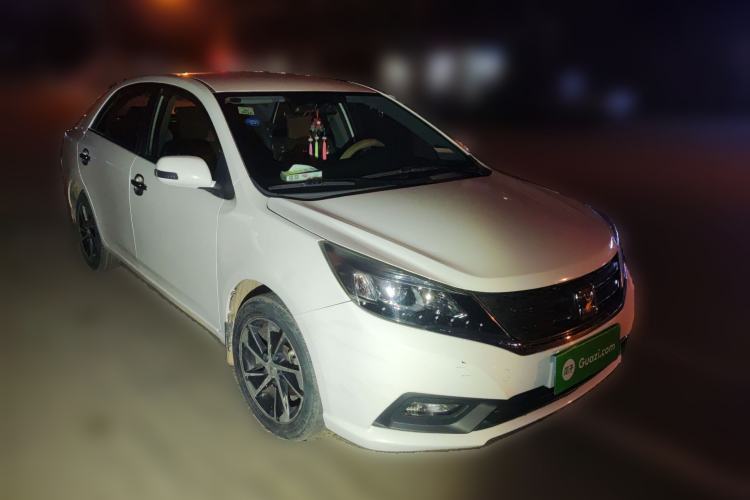 Used Zotye Z300 2014 New Vision 1.5L Manual Luxury Model
