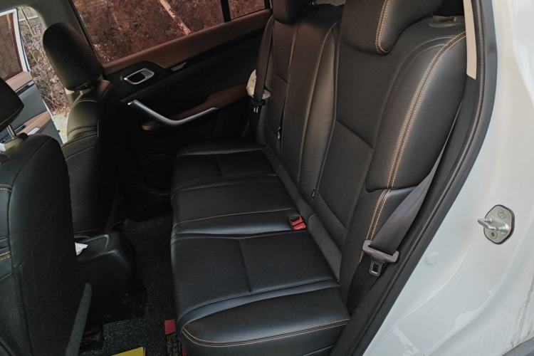 Used Dongfeng Aeolus AX4 2017 1.6L DCT Trendy Style
