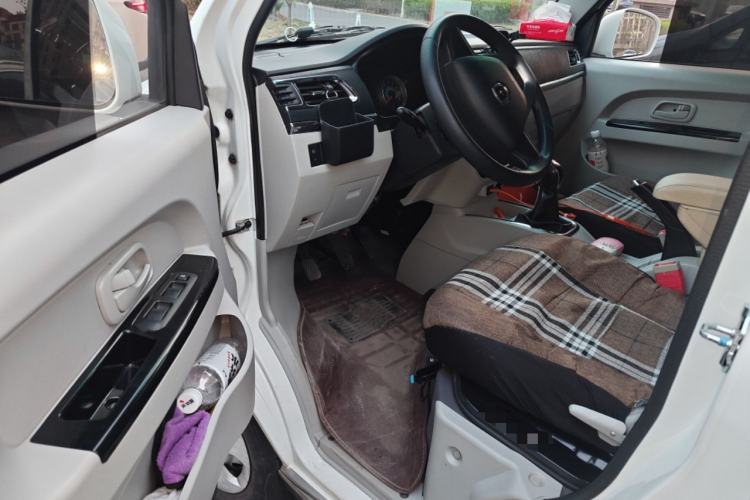 Used Jinbei New Hiace X30L 2023 1.5L Wealth Edition Van 2/5-Seater Air-Conditioned Model SWC15M