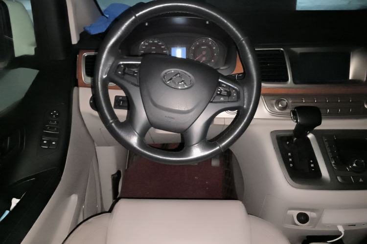 Used SAIC MAXUS G10 2015 2.0T Automatic Anniversary Edition