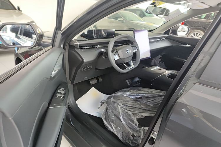 Used CHANGAN Eado PHEV 2025 Smart New Blue Whale 145KM High-Energy Edition
