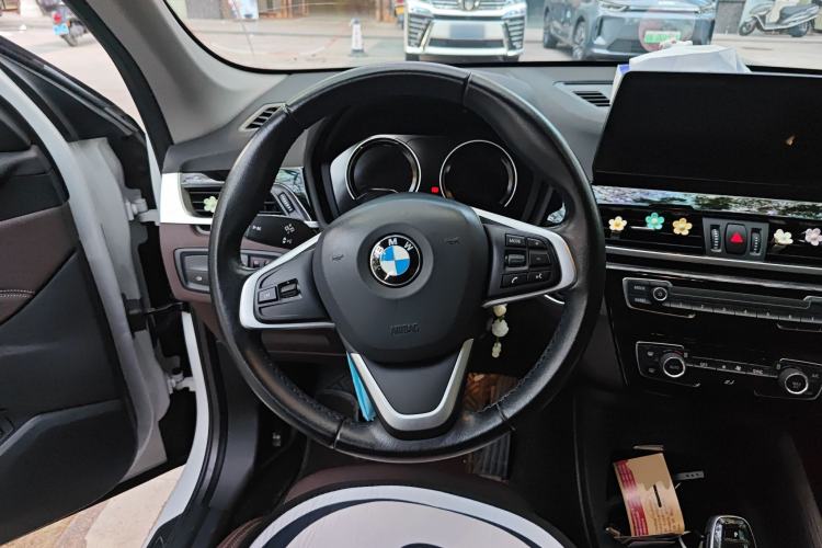 Used BMW X1 2020 sDrive25Li Leading Model
