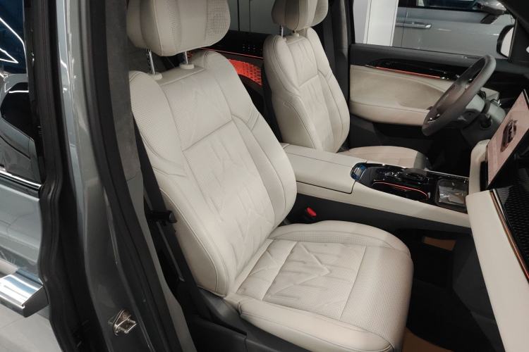 Used Zeekr 009 2024 7-Seater Walk-Through Version Four-Wheel Drive 108 kWh
