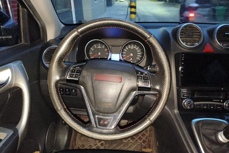 Used Haval H6 2015 Upgraded Model 1.5T Manual Two-Wheel Drive Elite Version