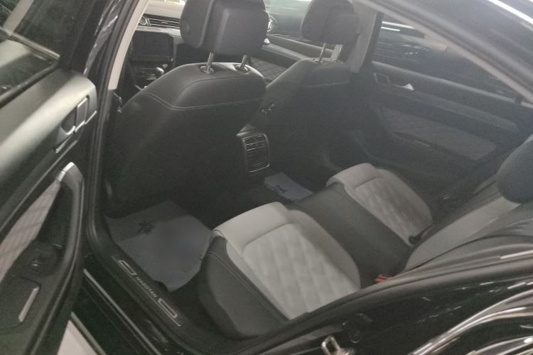 Used Volkswagen Magotan 2023 2 Million Units Limited Edition 330TSI DSG Leading Version
