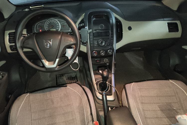 Used Baojun 630 2013 1.5L manual Entry-level trim