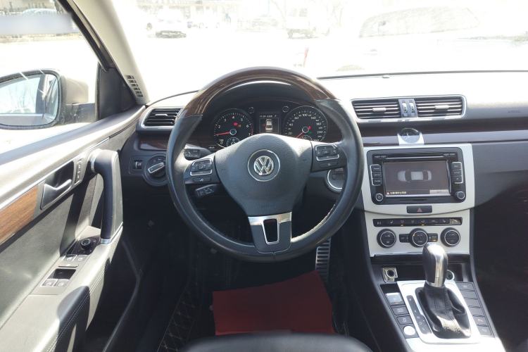 Used Volkswagen Magotan 2015 2.0 TSI Prestige Model
