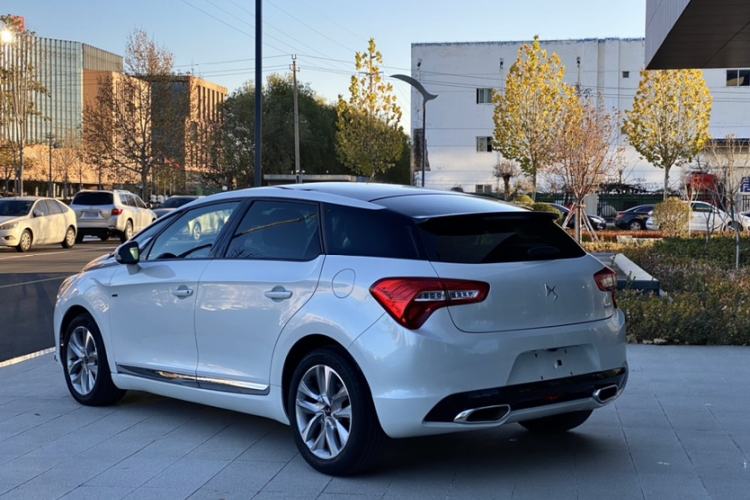 Used DS 5 2015 1.6T Luxury Edition THP160