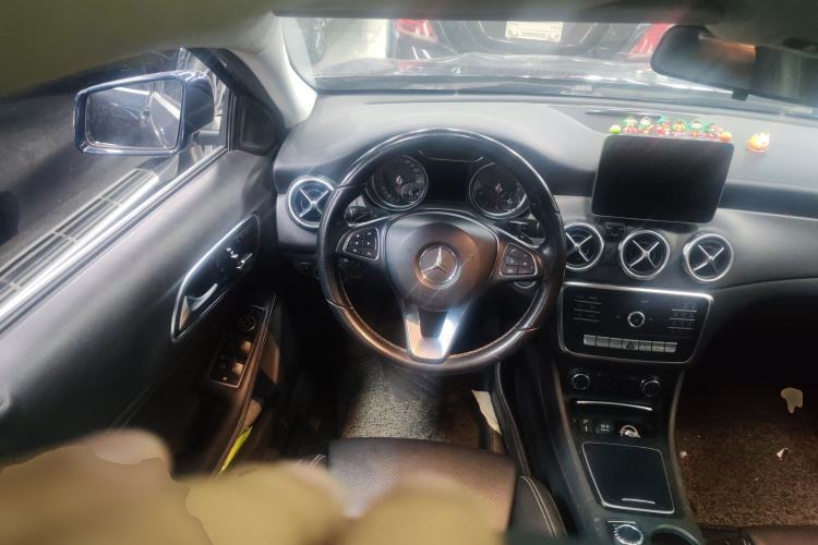 Used Mercedes-Benz GLA 2018 GLA 200 Fashion Model Steering Wheel