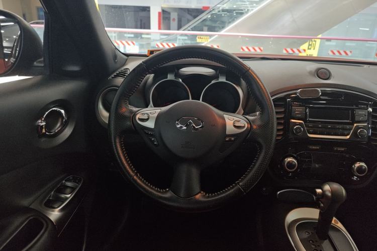 Used Infiniti ESQ 2014 1.6L Spontaneous Edition
