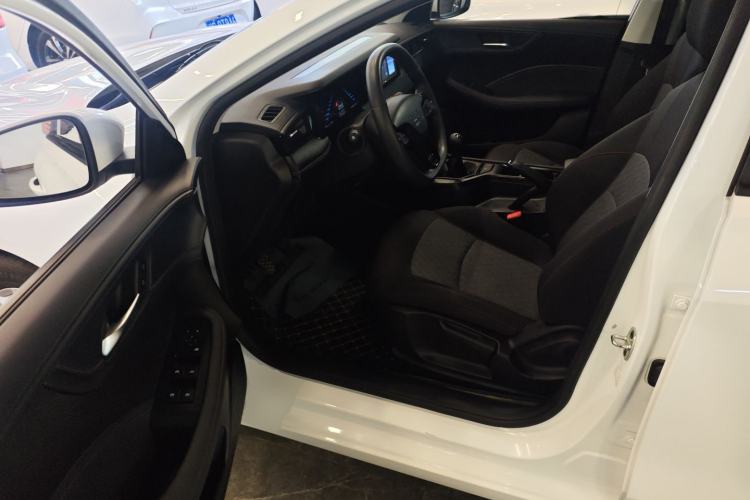 Used Roewe i5 2023 1.5L Manual Comfort Edition Driver Seat