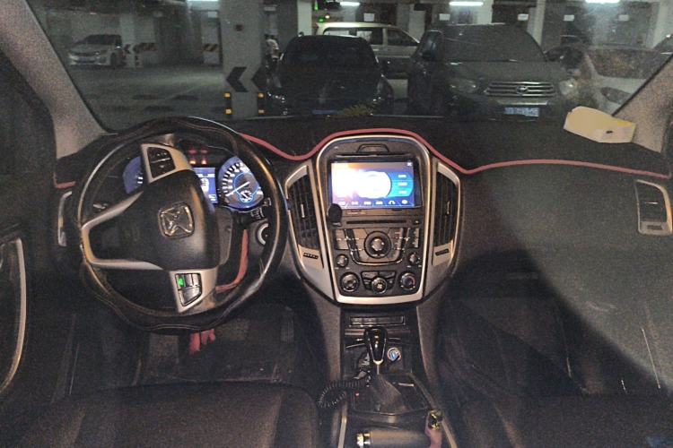 Used JMC Yusheng S350 2013 2.4T Automatic 2WD Diesel Luxury Edition 5 Seats Center Console