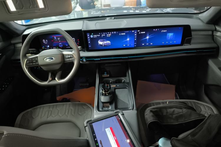 Used Ford Edge 2023 Ford Explorer L 2.0T EcoBoost Two-Wheel Drive 7-Seater Luxury Model
