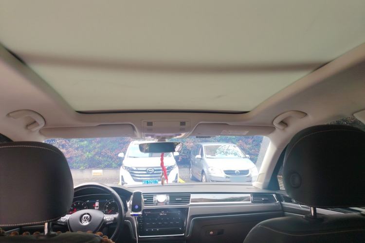 Used Volkswagen Phideon 2018 Revised Version 380TSI Two-Wheel Drive Luxury Edition Headliner