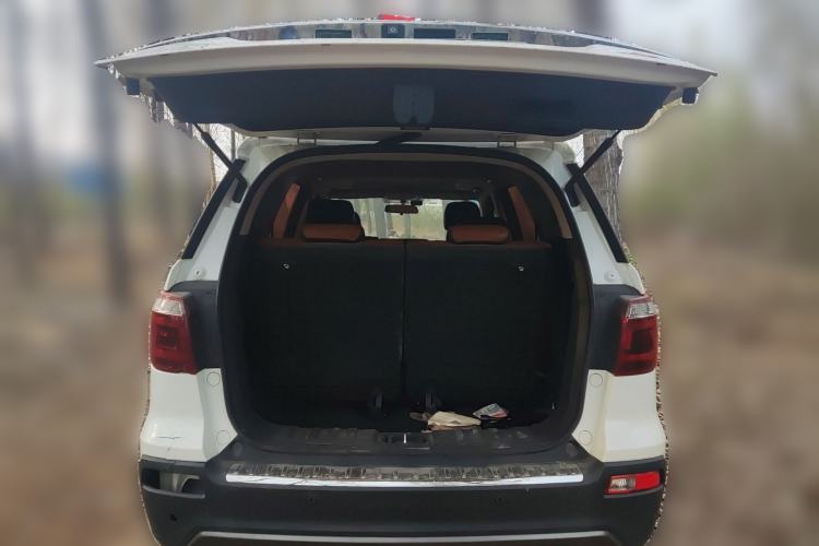 Used CHANGAN OSHAN CX70 2017 Facelifted CX70T 1.5T Manual High-Performance Edition Trunk