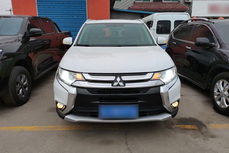 Used Mitsubishi Outlander 2018 2.0L Two-Wheel Drive Glory Edition 5 Seats