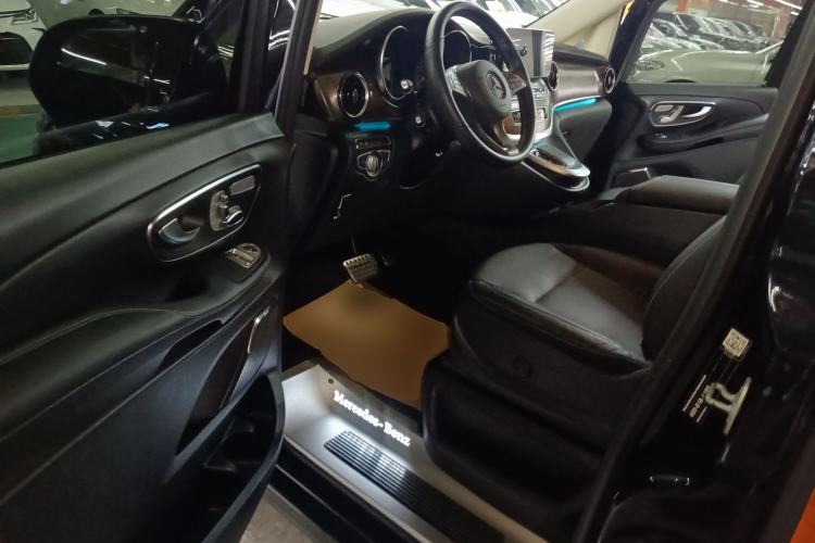 Used Mercedes-Benz V-Class 2021 V 260 L Long Wheelbase Prestige Edition Driver Seat