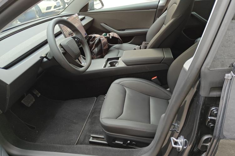 Used Tesla Model 3 2025 Model Revised Rear-Wheel-Drive Version
