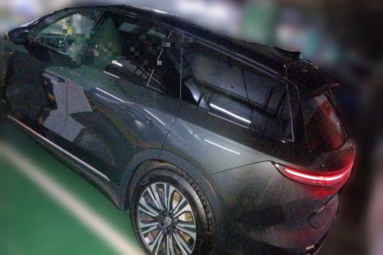 Used Nio ES8 2024 75 kWh Executive Edition Rear Left 45 Deg