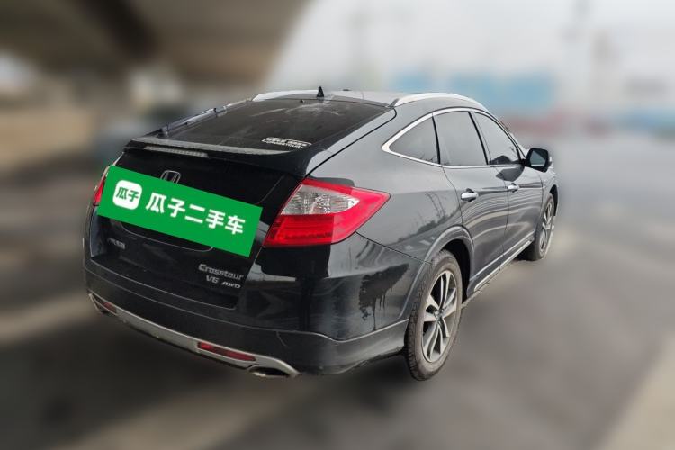 Used Honda Crosstour 2014 3.0L AWD Prestige Navigation Edition Rear Right 45 Deg