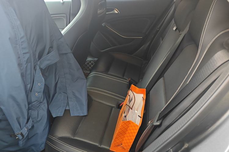 Used Mercedes-Benz GLA 2019 GLA 200 Fashion Model Left Rear Seat