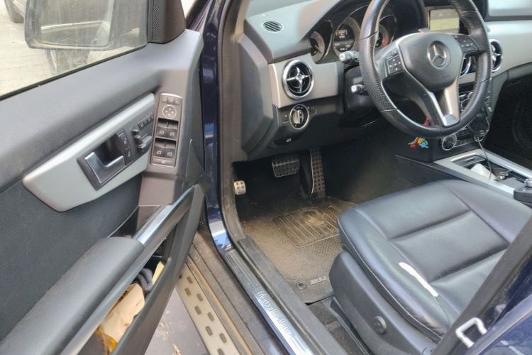 Used Mercedes-Benz GLK-Class 2013 GLK 300 4MATIC Dynamic Sunroof Model