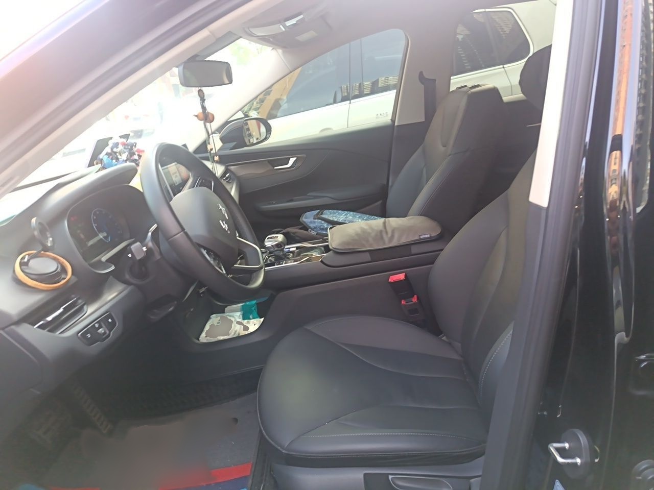Hongqi E-QM5 2022 431 km Charge & Enjoy Edition — снимка 14