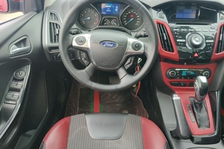 Used Ford Focus 2012 Hatchback 2.0L Automatic Luxury Sport Model