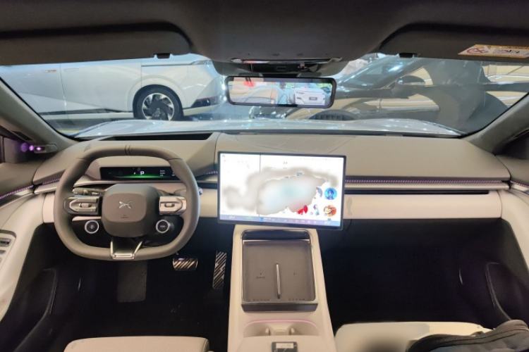 Used XPeng P7 2025 Model—750 All-Wheel-Drive High-Performance Ultra Interior 1