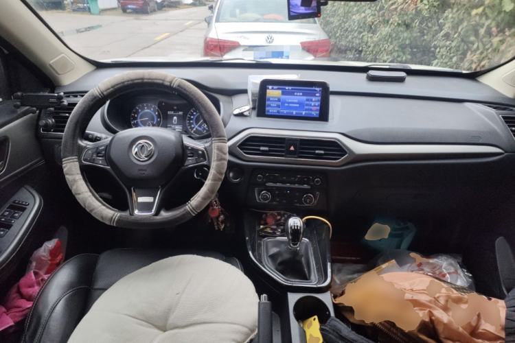 Used Dongfeng Fengon S560 2018 1.8L Manual Urban Model 7 Seats Center Console