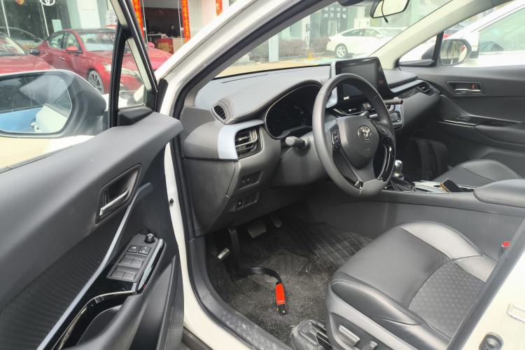 Used Toyota IZOA 2021 Dual-Motor 2.0L Yichi Edition
