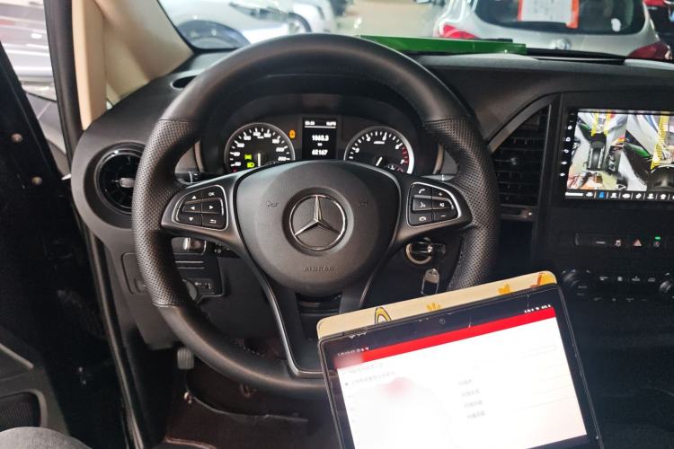 Used Mercedes-Benz Vito 2021 2.0T Elite Version 7 Seats Steering Wheel