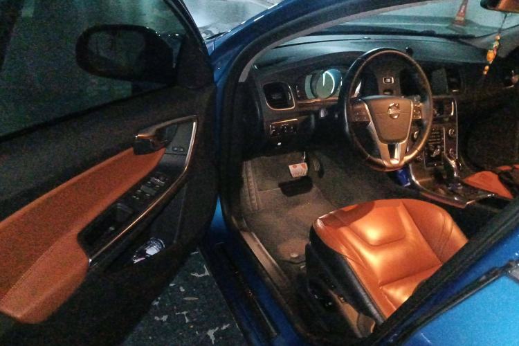 Used Volvo V60 2014 T5 Zhiya Edition