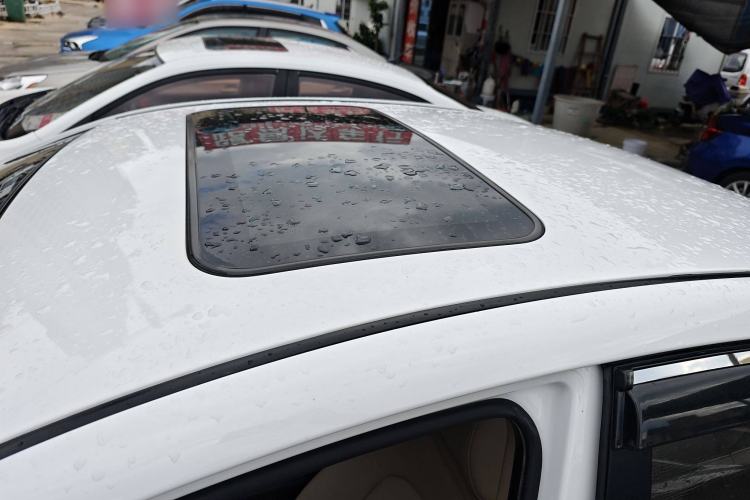 Used Hyundai Celesta 2015 1.6L Automatic Luxury Model
