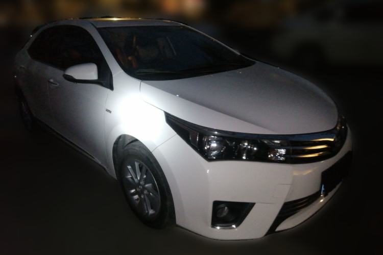 Used Toyota Corolla 2014 1.6L CVT GL-i Front Right 45 Deg