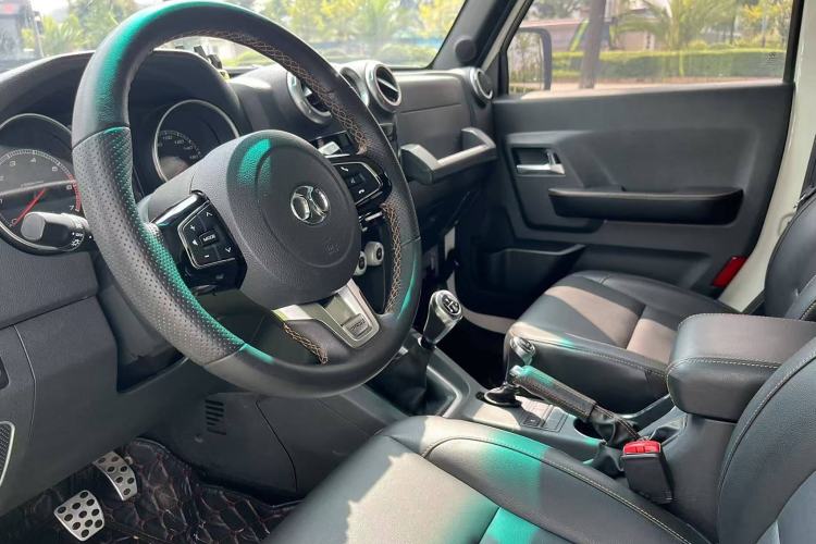 Used BAIC Off-Road BJ40 2016 40L 2.0T Manual All-Wheel Drive Prestige Edition