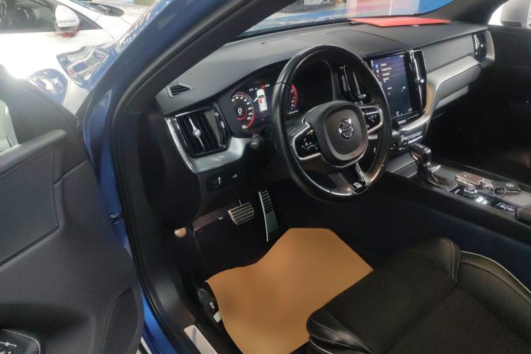 Used Volvo XC60 2018 T5 4x4 Smart & Sporty Edition