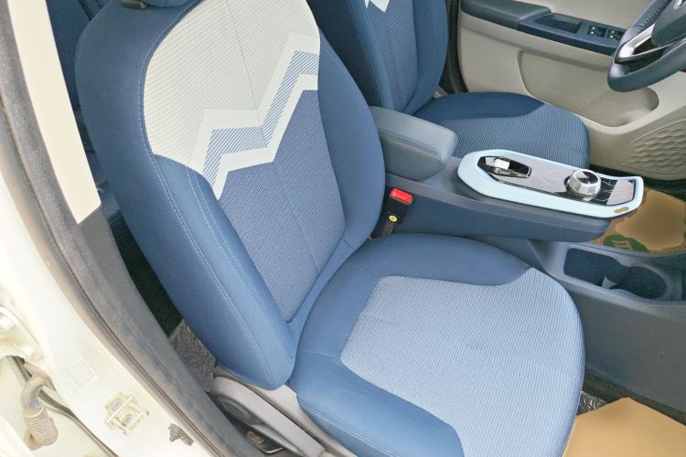 Used CHANGAN Benni E-Star 2022 Qingxin Edition Colorful Model Lithium-NMC Right Front Seat