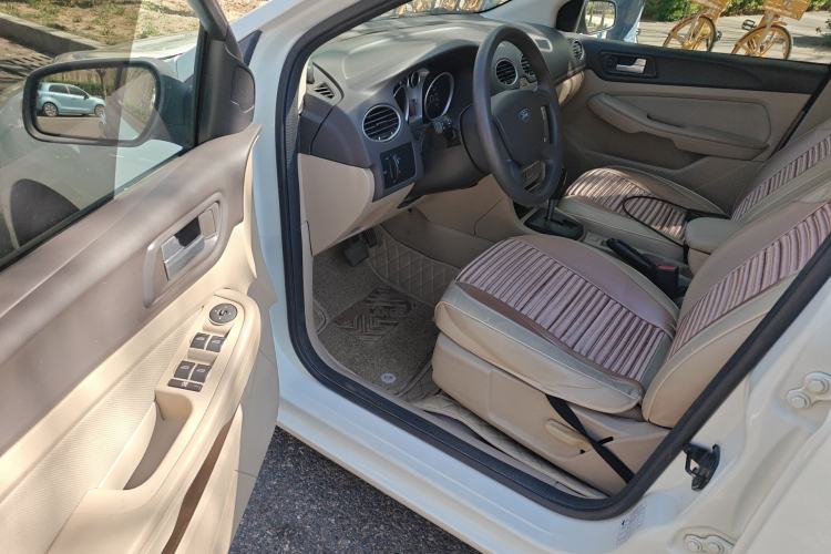 Used Ford Focus 2013 Sedan Classic 1.8L Automatic Base Model