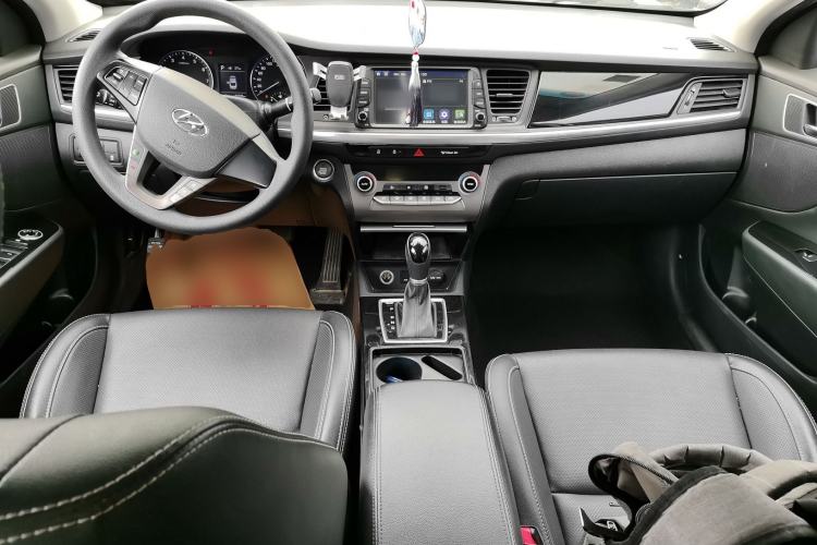 Used Hyundai Mistra 2017 1.6T Automatic Smart GLS China V Standard Center Console