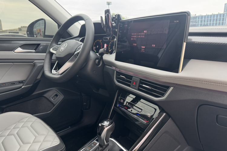 Used Volkswagen Tayron 2024 330TSI Two-Wheel Drive Luxury Plus Advanced Version Gear Lever