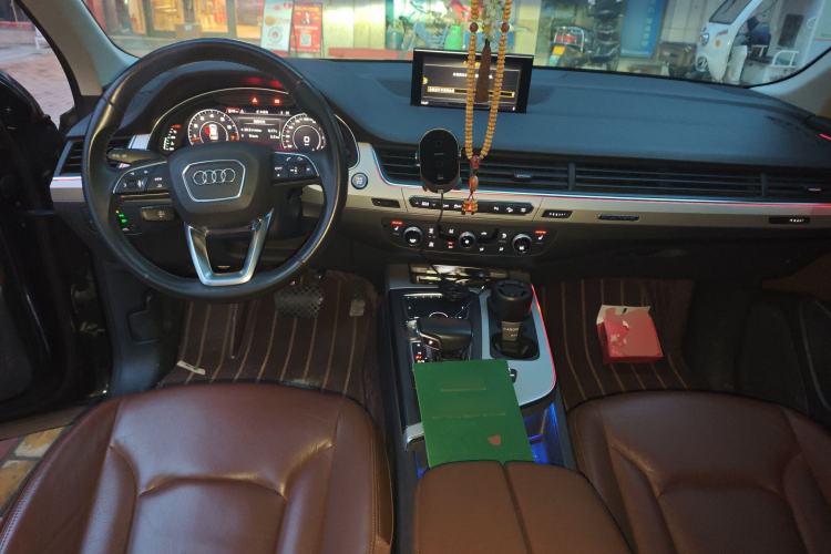 Used Audi Q7 2018 40 TFSI Comfort Model