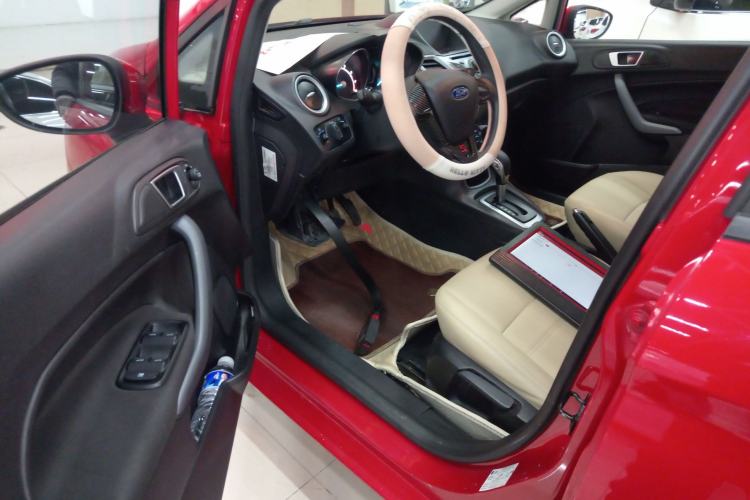 Used Ford Fiesta 2013 Hatchback 1.5L Automatic Fashion Edition
