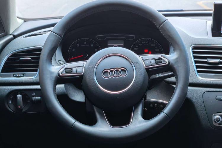 Used Audi Q3 2018 30th Anniversary Edition 30 TFSI Fashion Model Interior 2